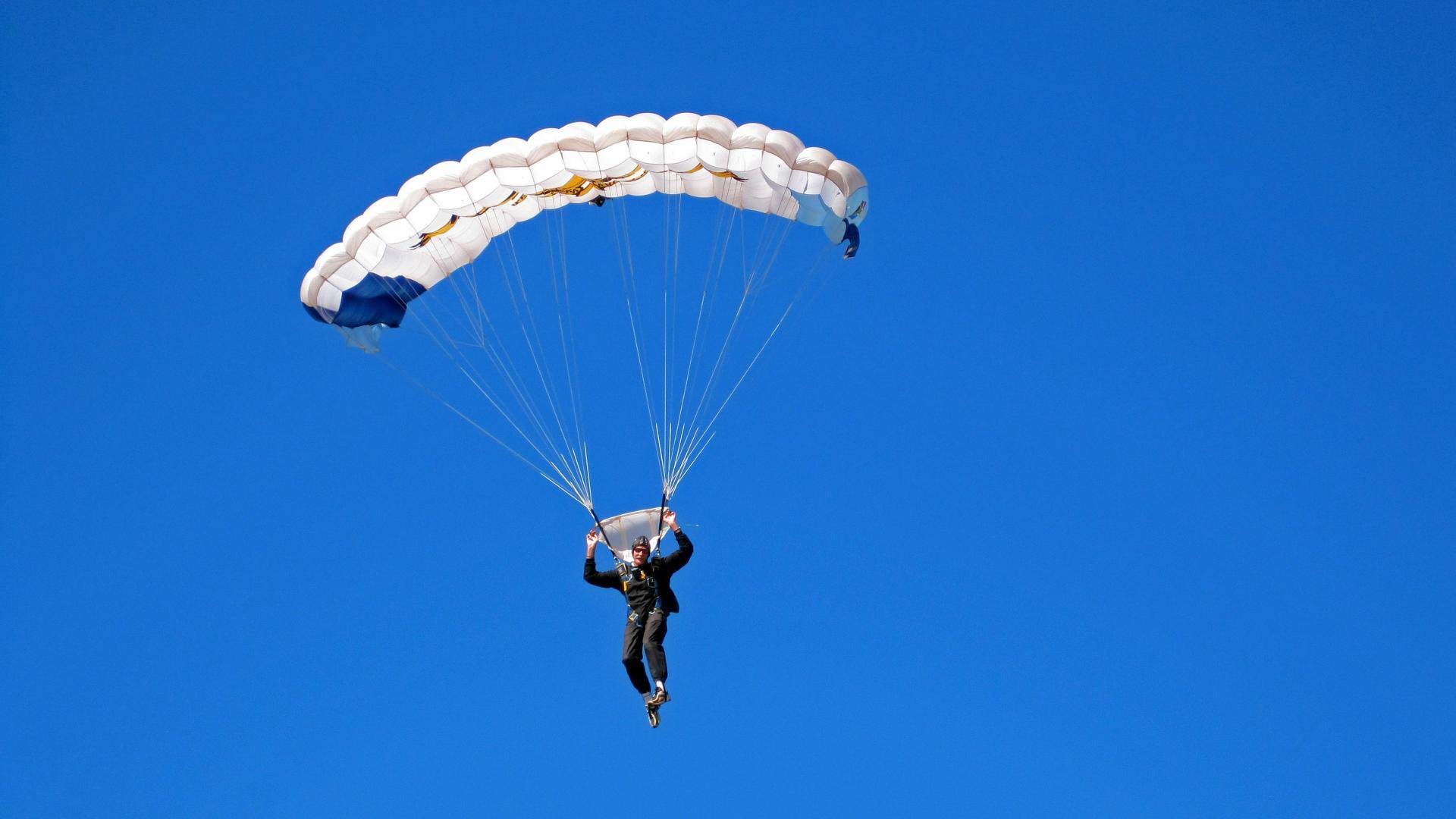 足球青训教练员认证体系全面升级，足球青训教练平均工资水平