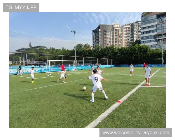 青训营是否鼓励球员参与管理与反馈机制建设，青训投入