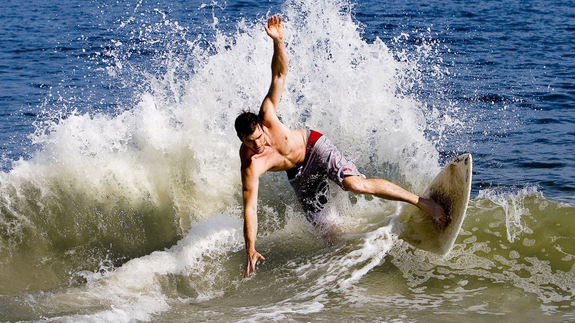 爱游戏在线登录-亚冠联赛中国足球惨败 球员心态成隐患，亚冠中国球队怎么回事